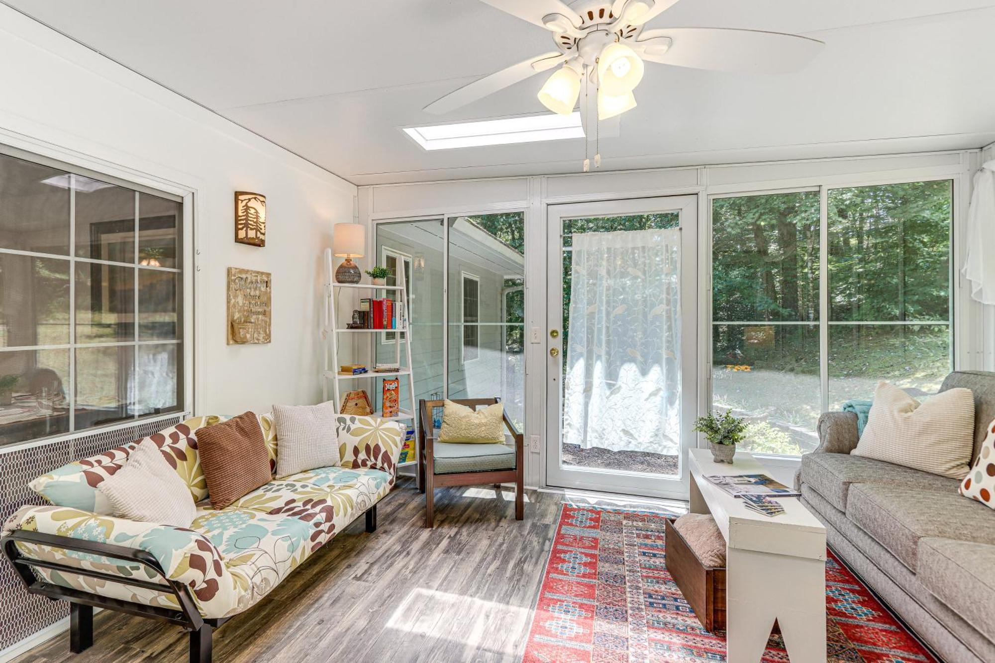 Pet-Friendly Home With Hot Tub In Blue Ridge! Exterior photo