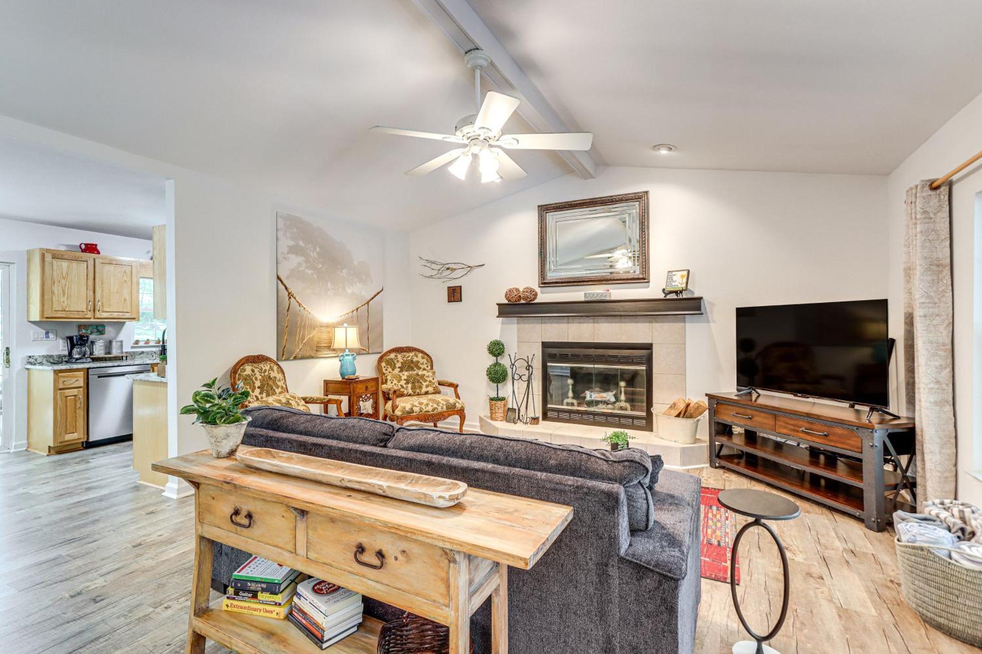 Pet-Friendly Home With Hot Tub In Blue Ridge! Exterior photo